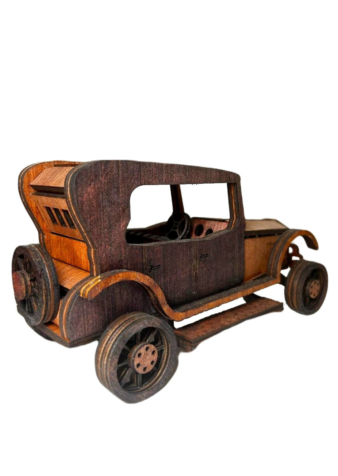 Voiture ancienne en bois